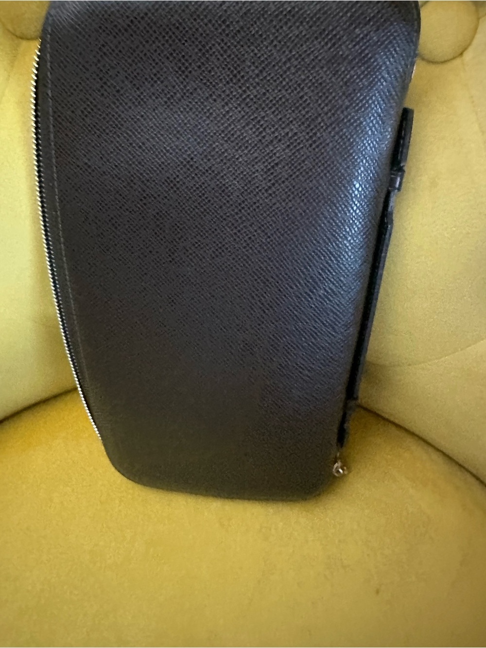 Louis Vuitton Taiga Brown Zip Around Travel Wallet - Authentic - Picture 5 of 9